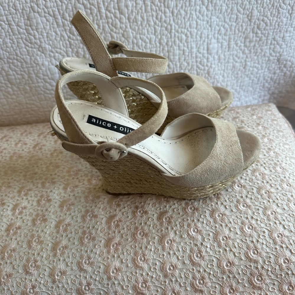 Alice + Olivia Wedges - Picture 3 of 8